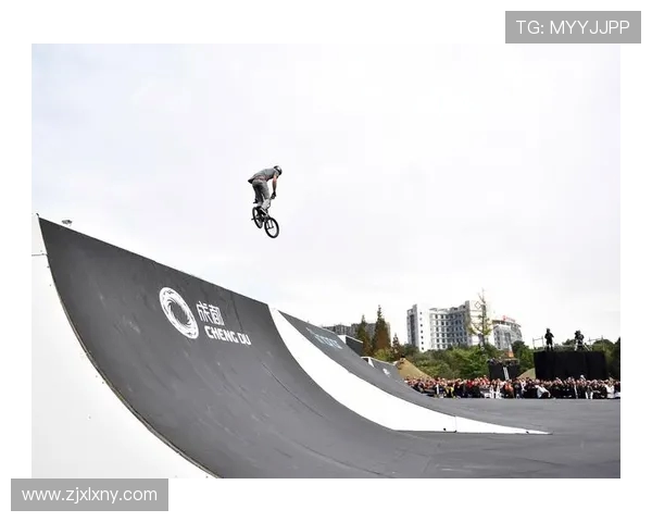 成都极限运动队以65分领跑极限运动会积分榜展现强劲实力